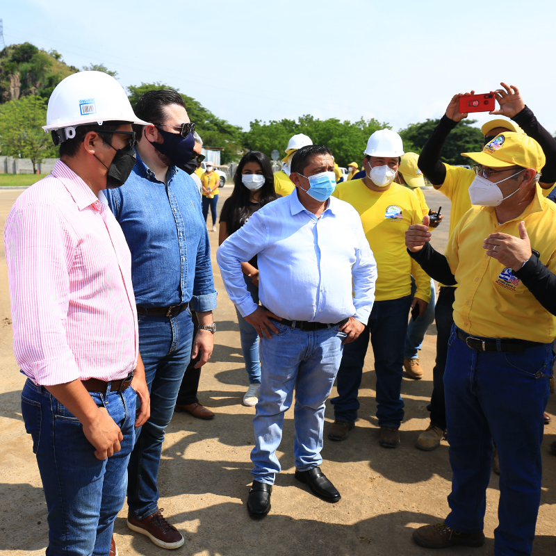 Autoridades verifican avance construcción en El Amatillo