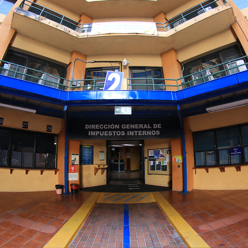 Puerta de ingreso a Torre 2